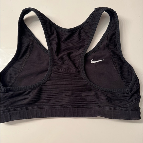 Nike reversible sports bra - Picture 3 of 3